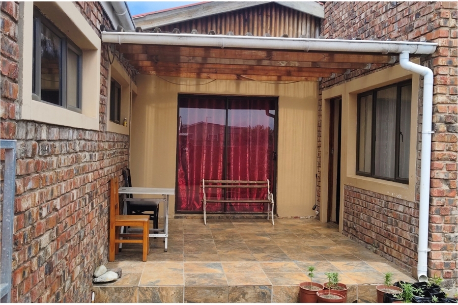 3 Bedroom Property for Sale in Pacaltsdorp Western Cape